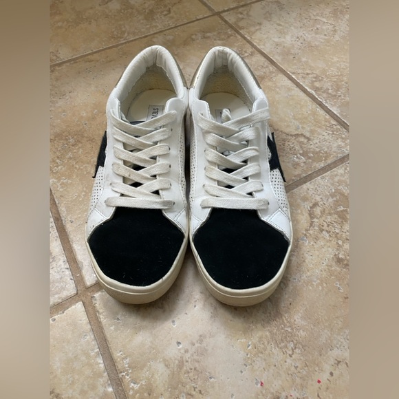 White and Black Star Steve Madden Star Sneakers - Picture 2 of 8